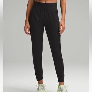 Lululemon Rulu Run Fleece Jogger. Size 8. Black.